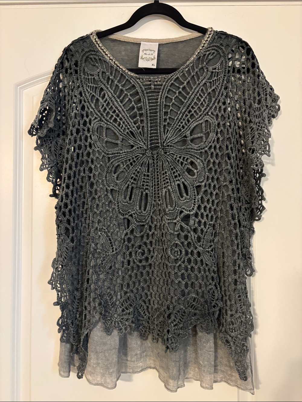 Crochet Butterfly Lace Overlay Blouse - Gray
